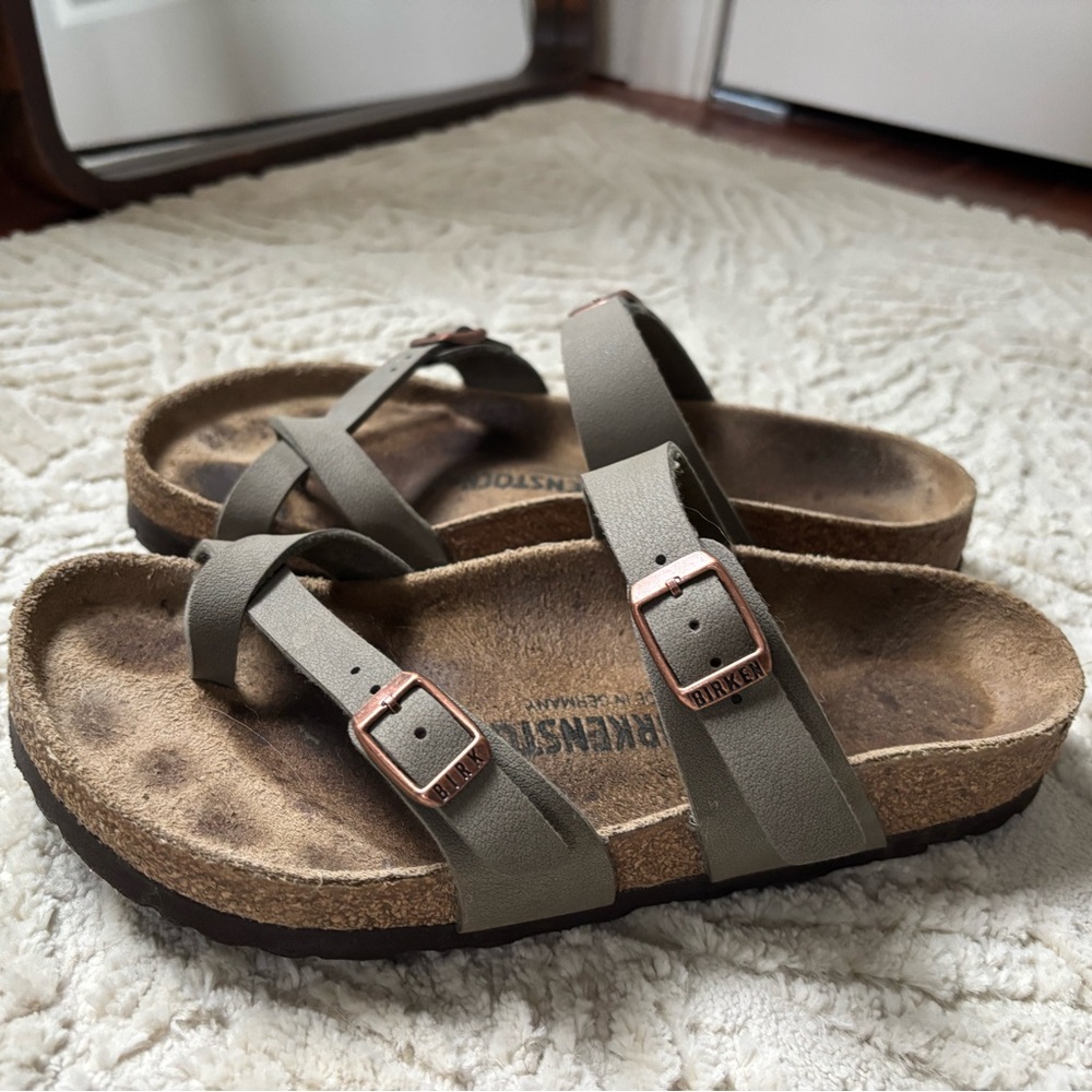 Birkenstock Mayari Birkibuc sandals